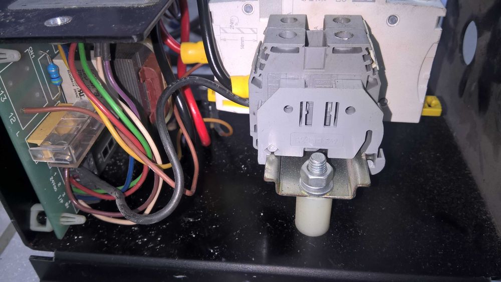 Faço reparações do Power Controller BF 400 for induction heating unit