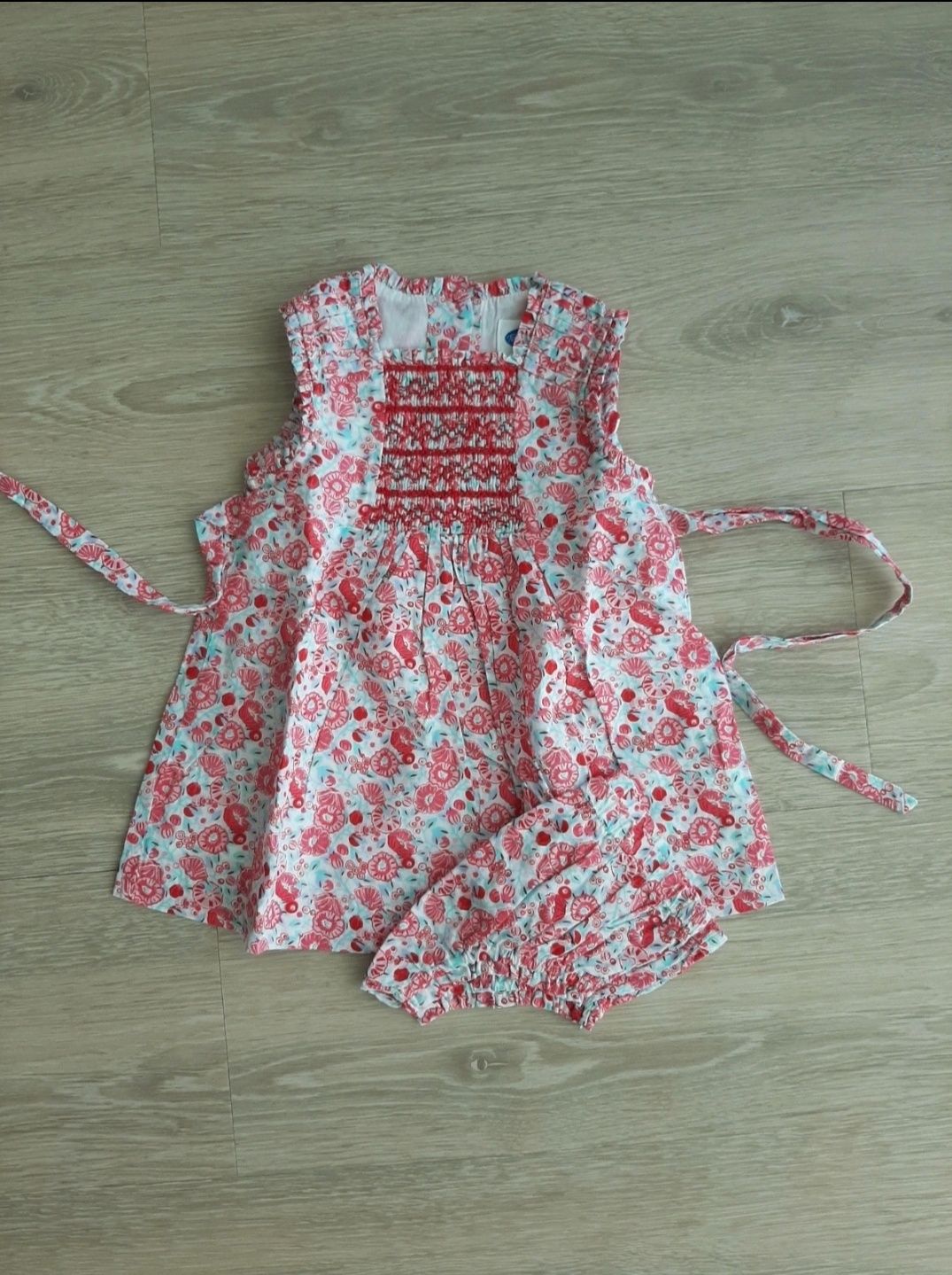 Vestido floral vermelho 9-12m