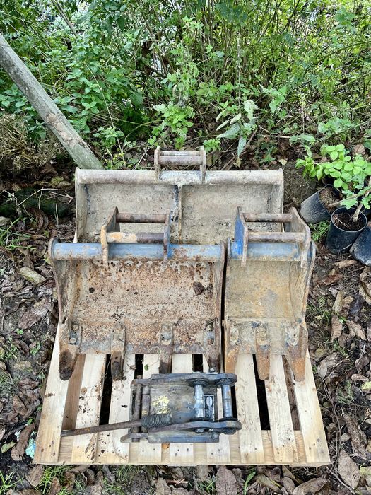 Zestaw skarpówka i dwie łyżki podsiebierne z szybkozlaczem Kubota JCB