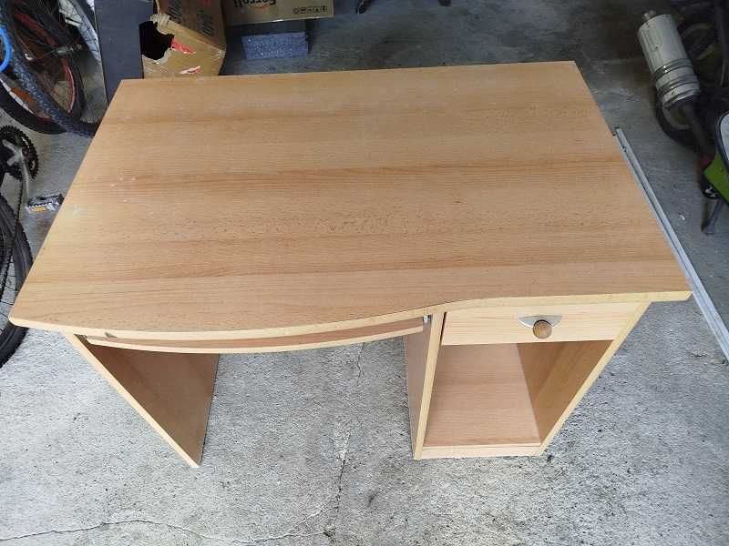 Biurko komputerowe 90x60cm blat. Kolor buk. Tanio.