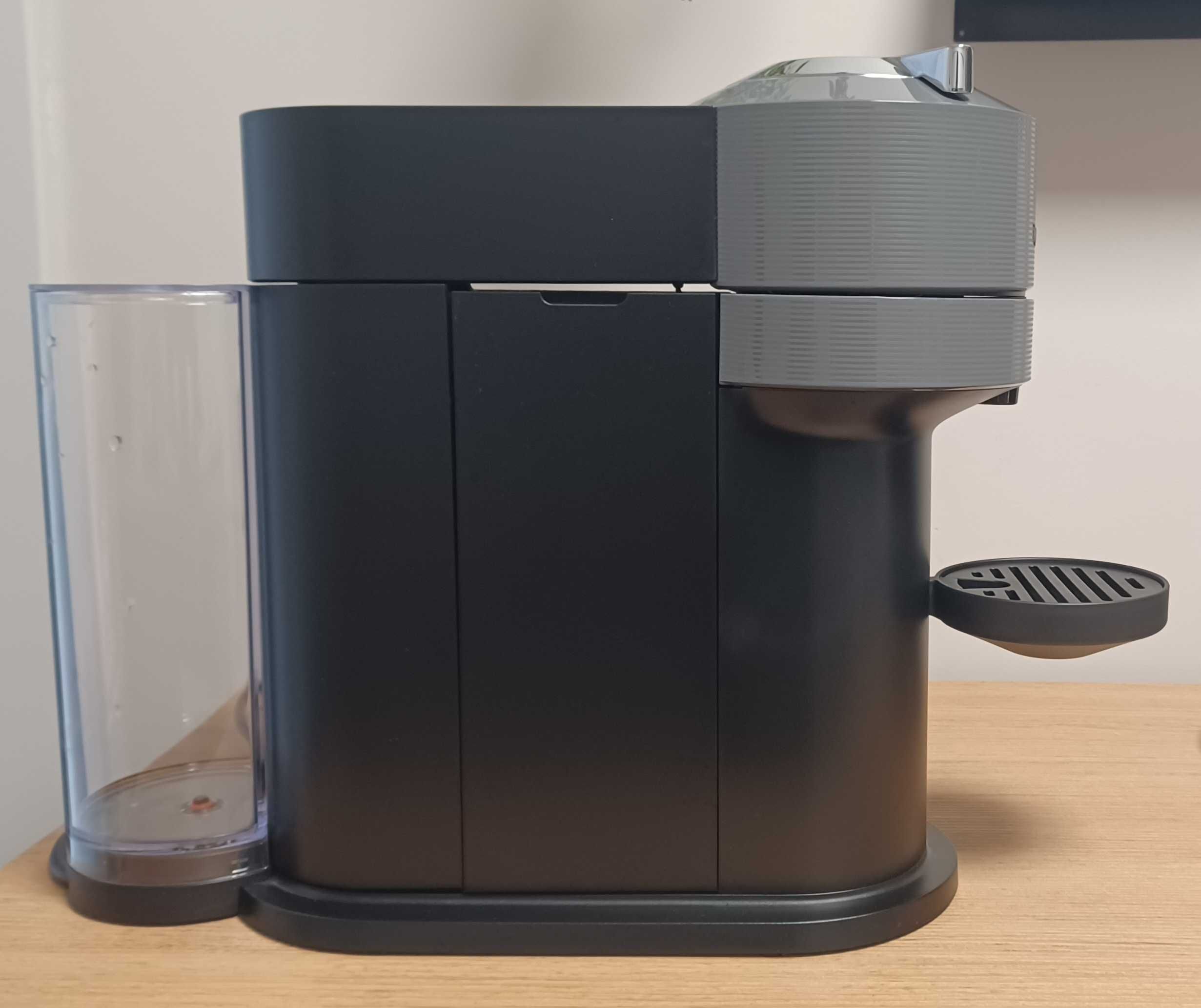 Máquina de café Vertuo Next Nespresso