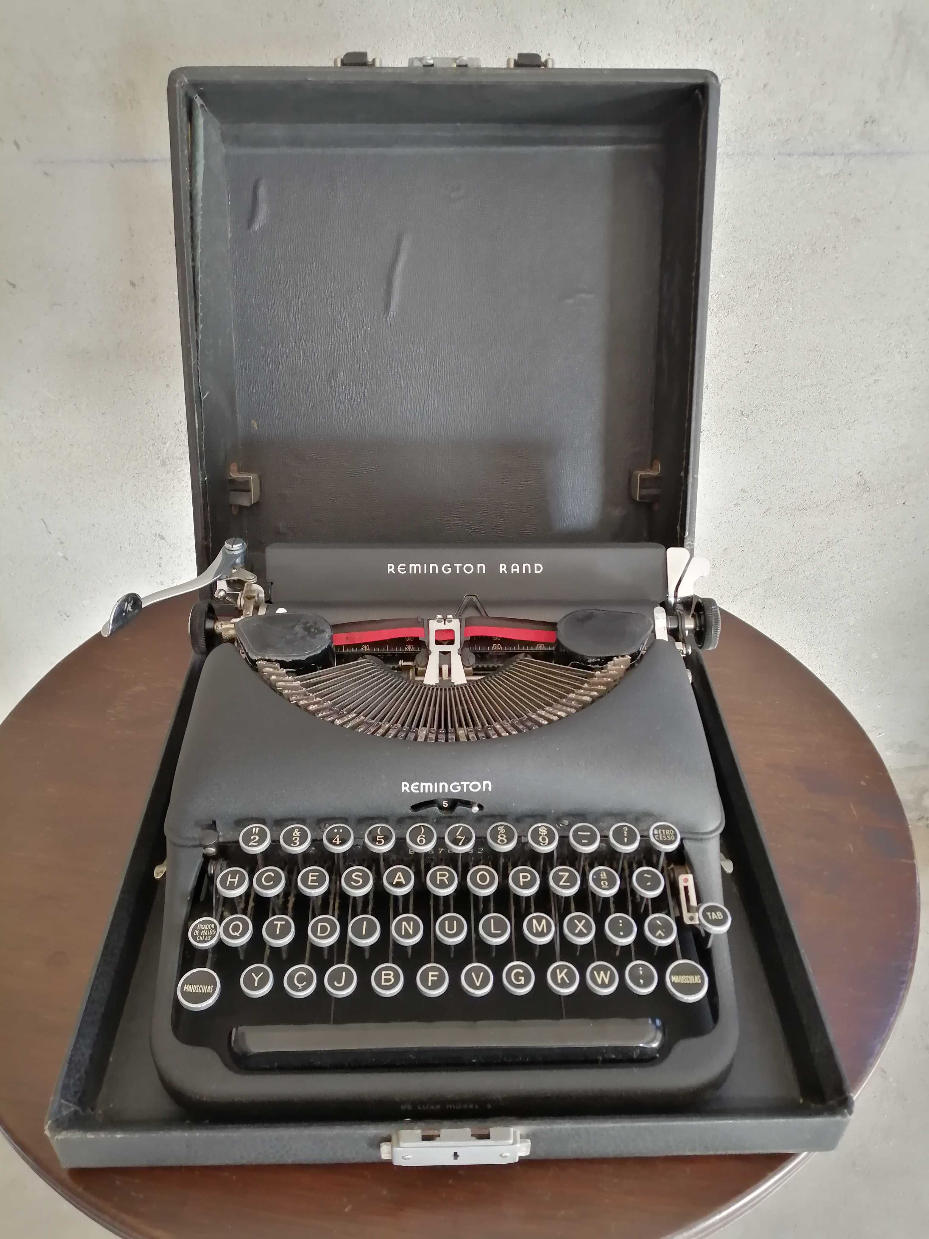 Máquina de escrever Remington Rand