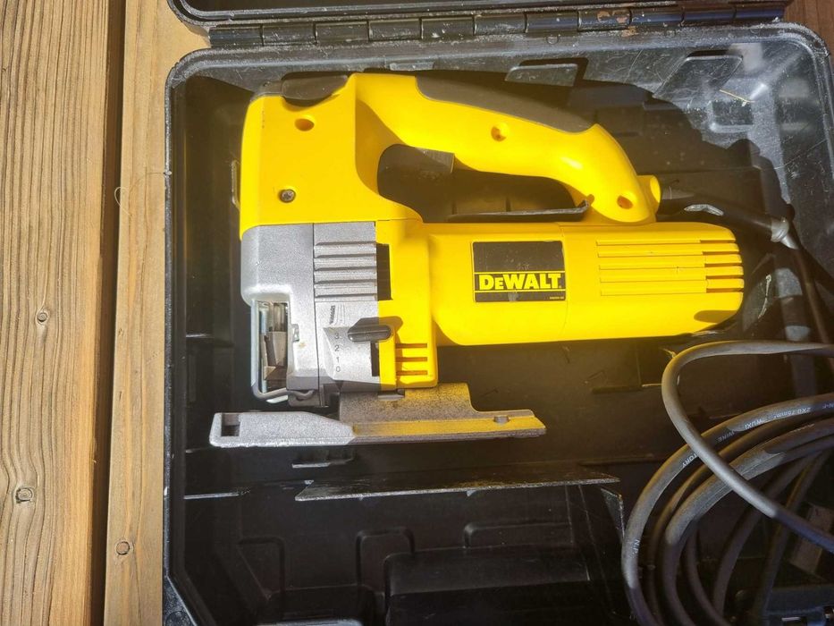Wyrzynarka DeWalt DW321 moc 650W