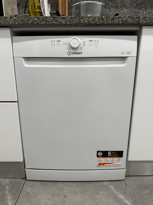Maquina de Lavar loica INDESIT D2F