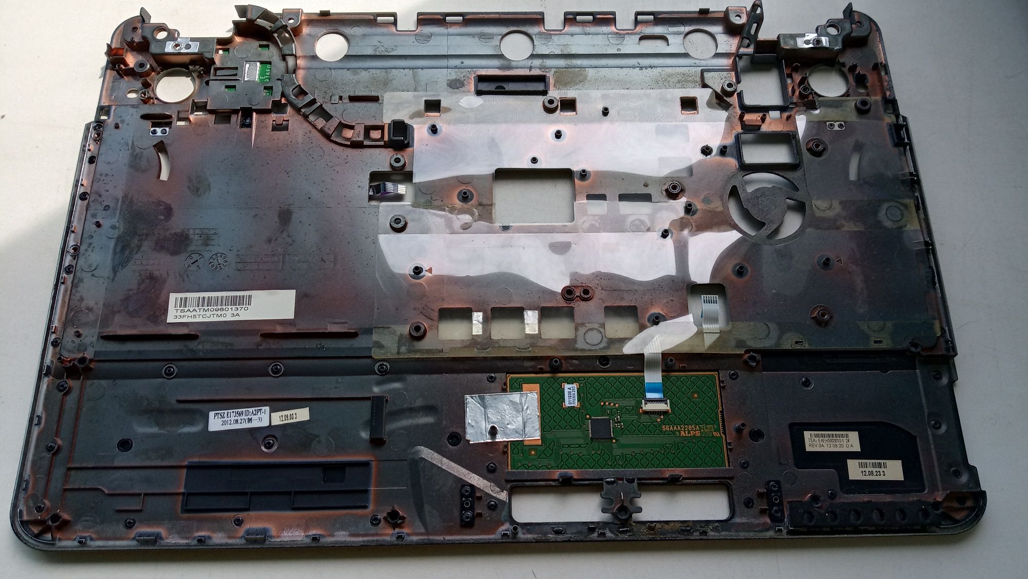 Ноутбук Fujitsu AH512 по запчастям корпус