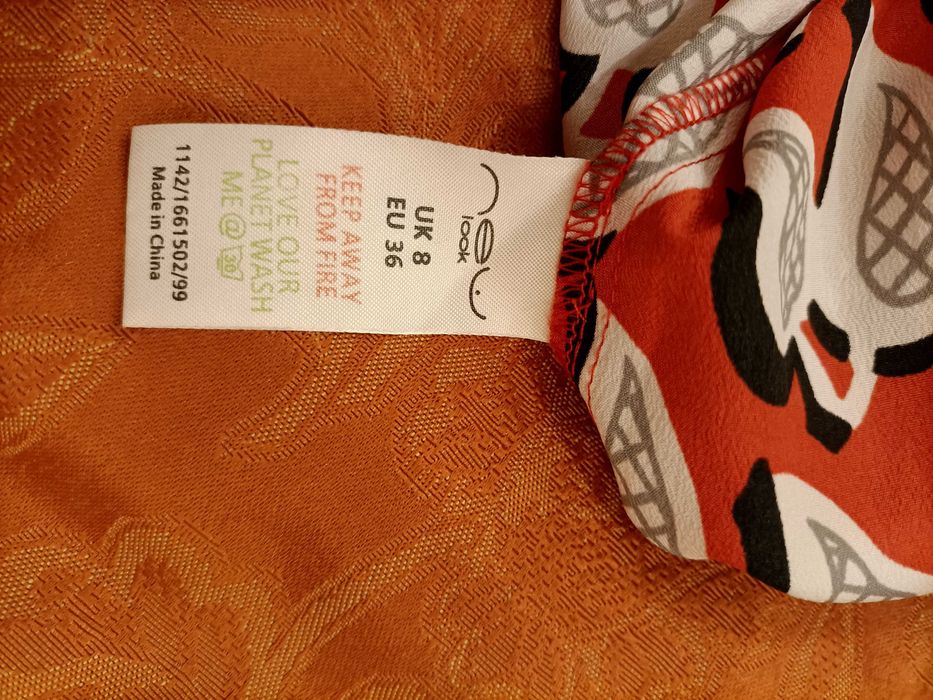 Zwiewna rozkloszowana sukienka 152/158