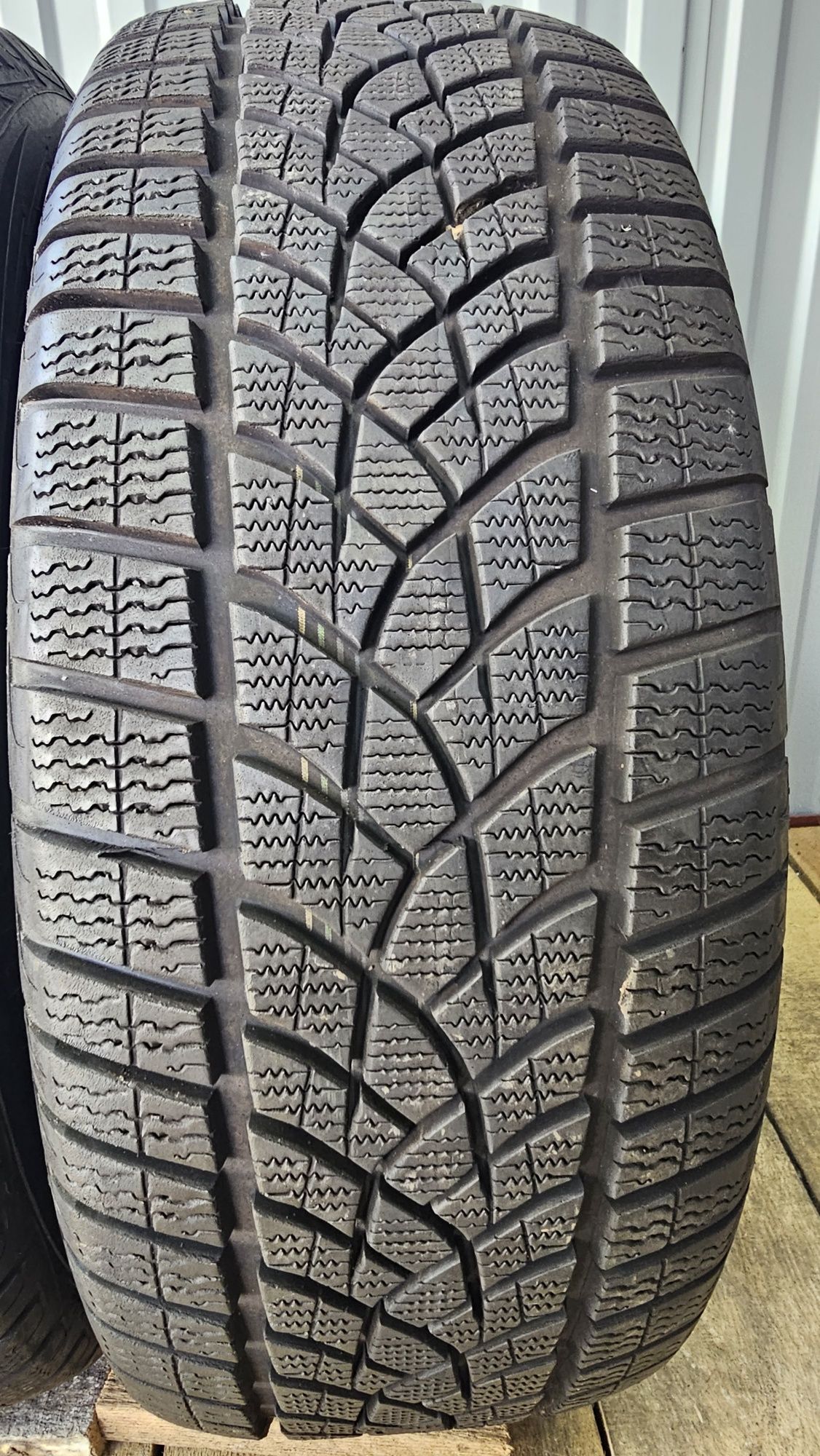 Goodyear Ultra Grip Gen-1 235/55r18 104H XL AO