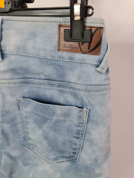 Cropp Chillin jeans marmurkowe jasne jeansy damskie 34/XS