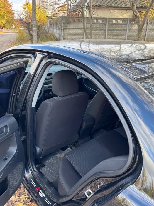 Продам mitsubishi lancer x 2011