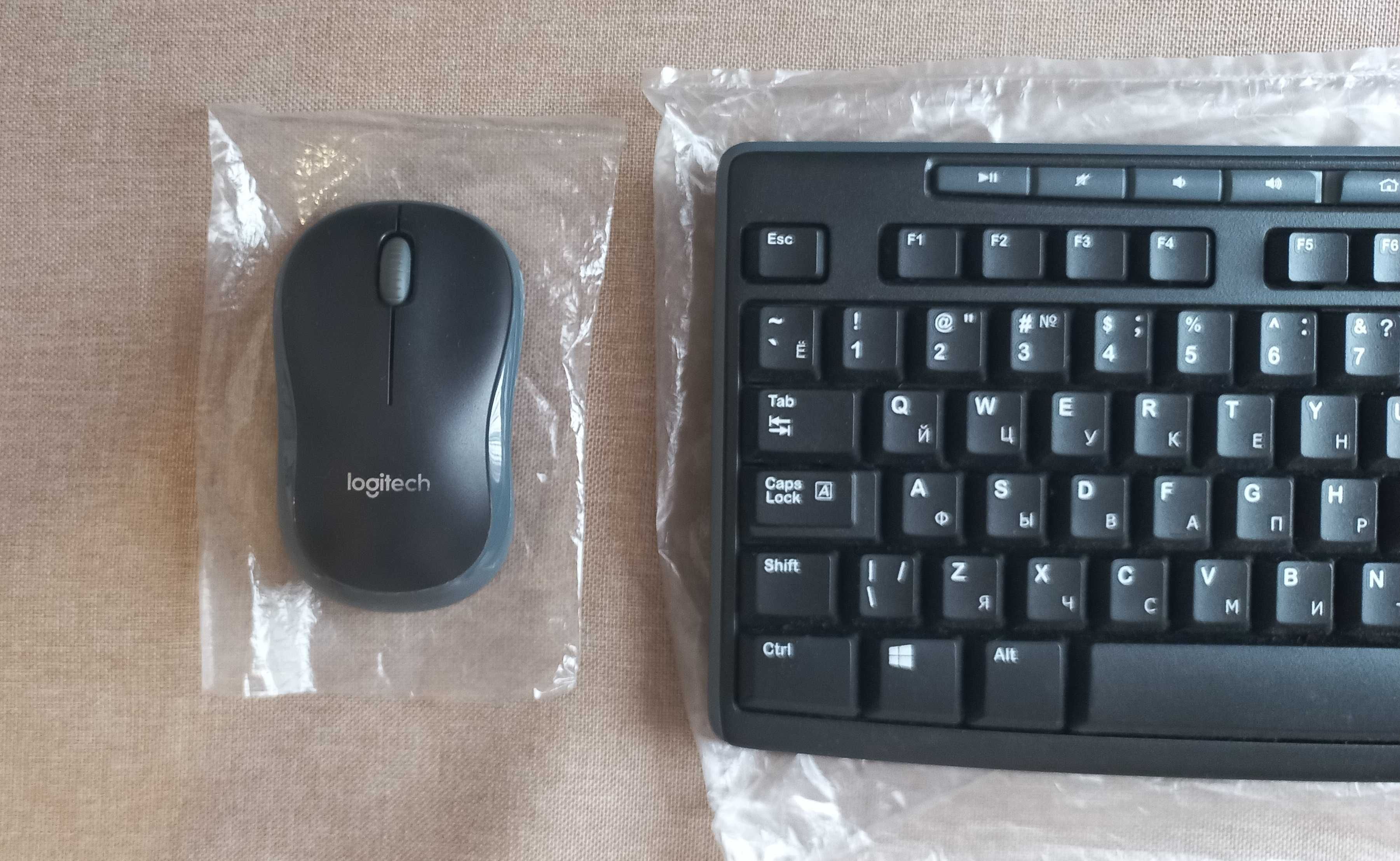 комплект: беспроводная клавиатура и мышь Logitech WL Combo MK270