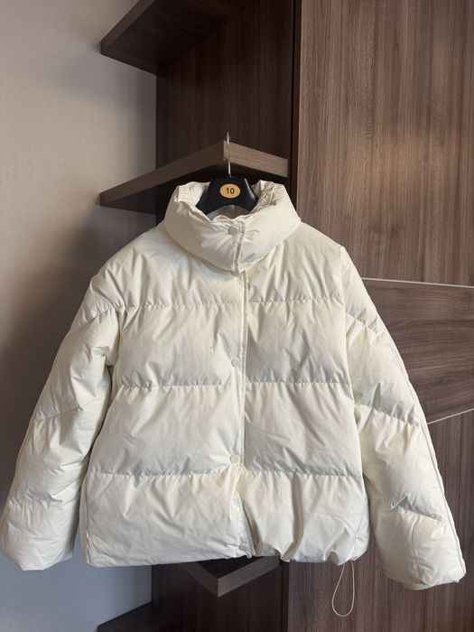 Жіночий білий пуховик ONEBYONE
