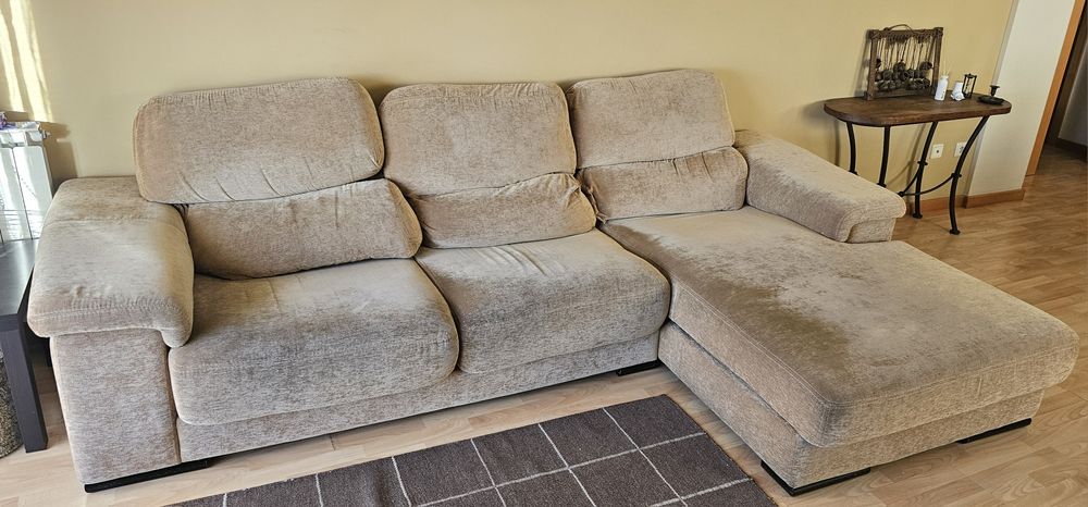Sofá com chaise longue