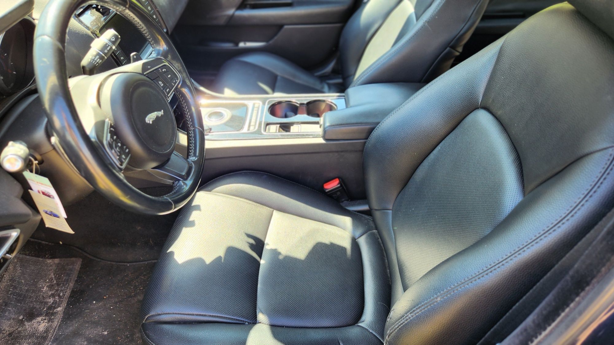 Jaguar XE Dezembro 2017