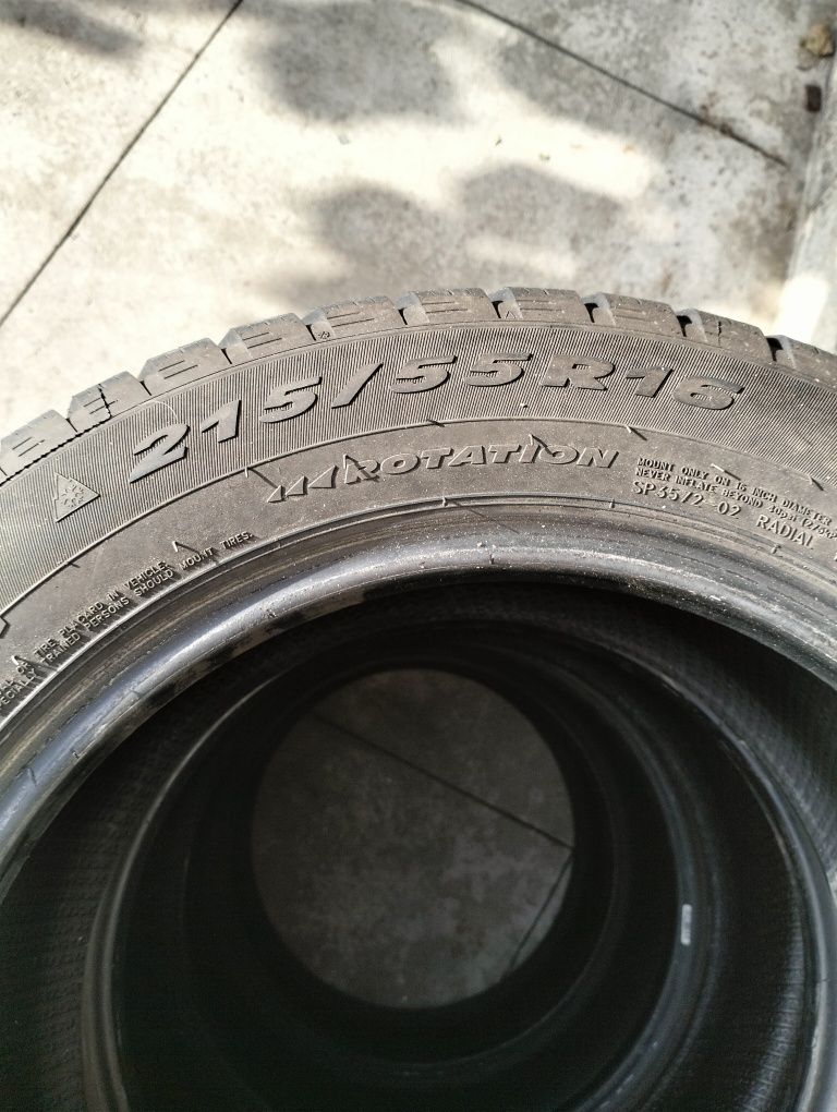 4 Pneus 215/55 R16; jantes e tampões
