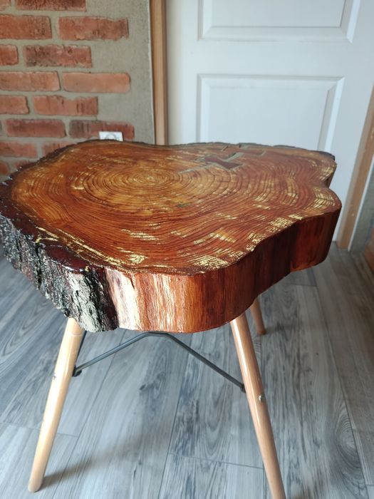 Stolik kawowy  z Modrzewia