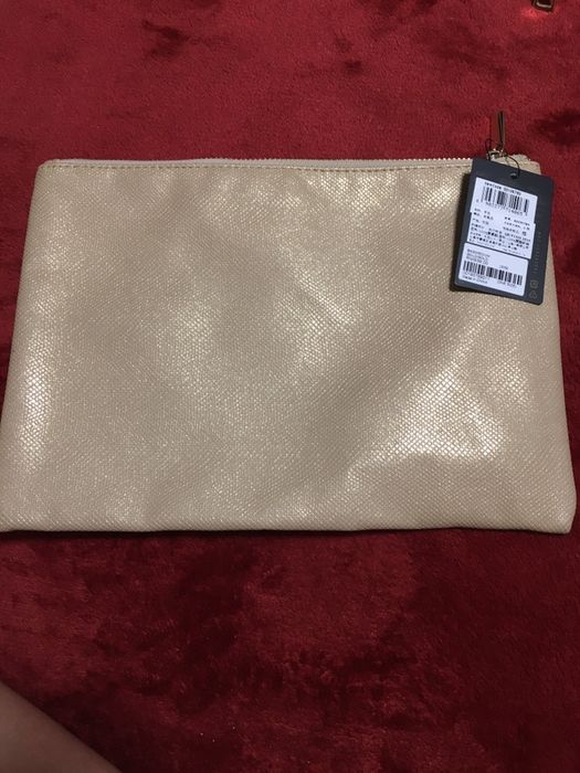 Косметичка Forever21.