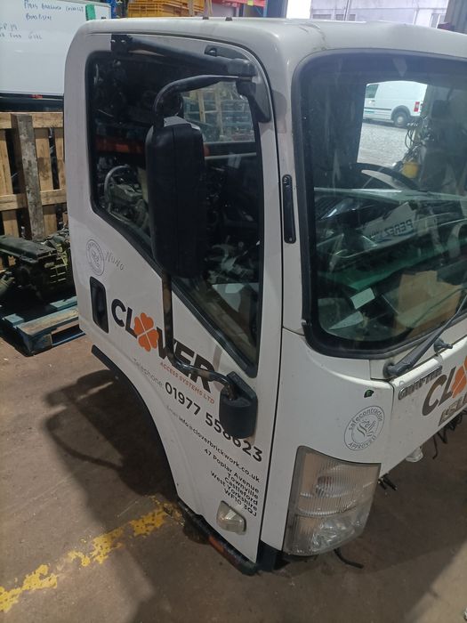 Cábine Isuzu estreita
