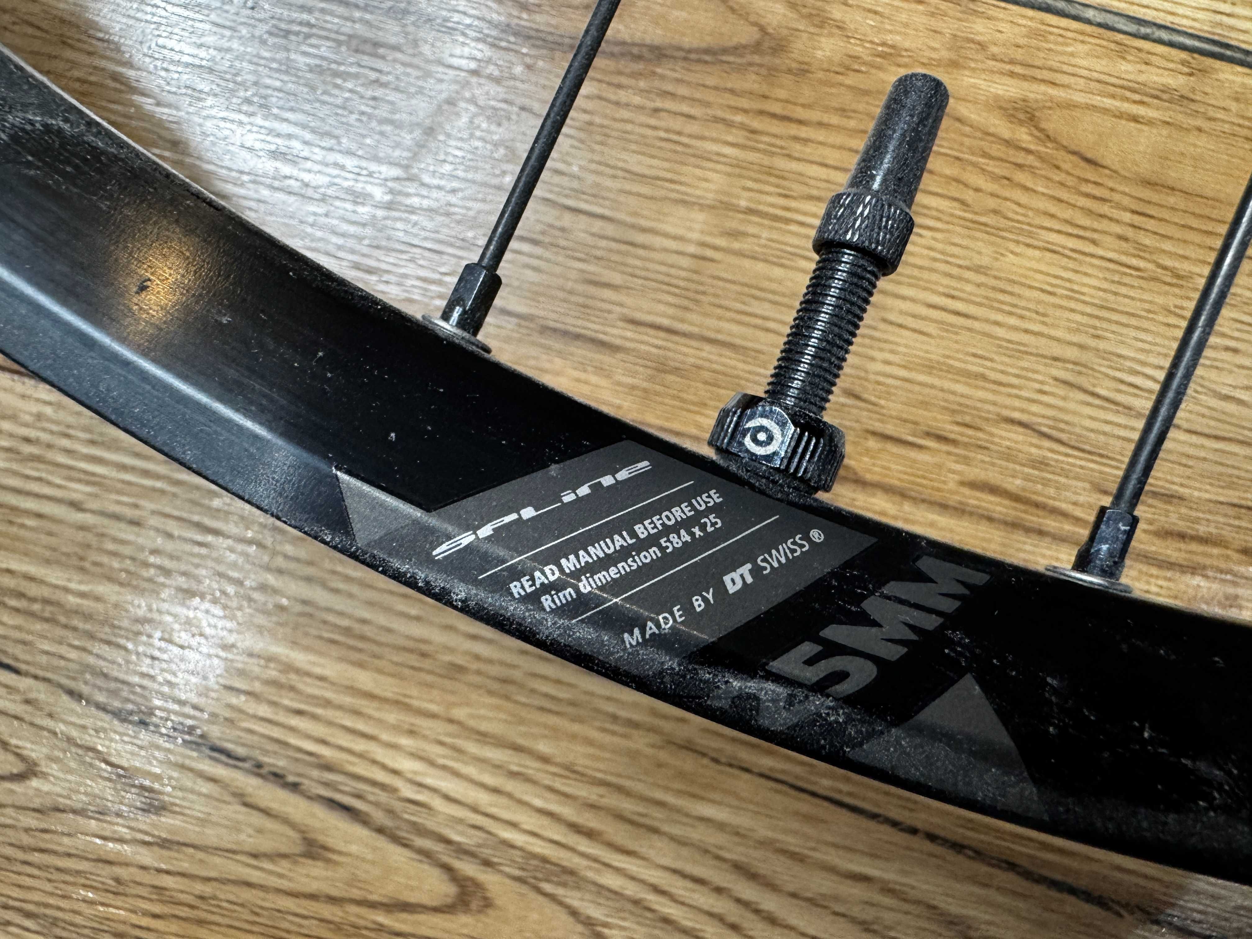 JAK NOWE! Koło DT Swiss M 1900 Spline, 27,5" bębenek Shimano