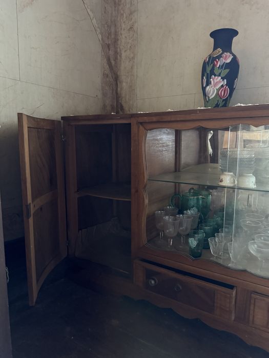 Cristaleira para restauro