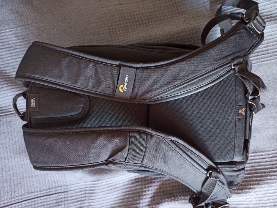 Mochila Lowepro Flipside 200 AW II