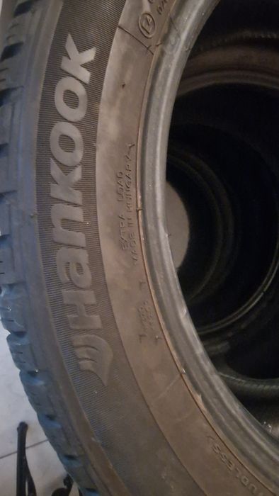 4 Pneus 225/50R17 - 3 Hankook e 1 Dunlop