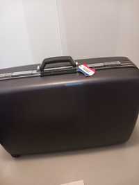 Walizka turystyczna American tourister