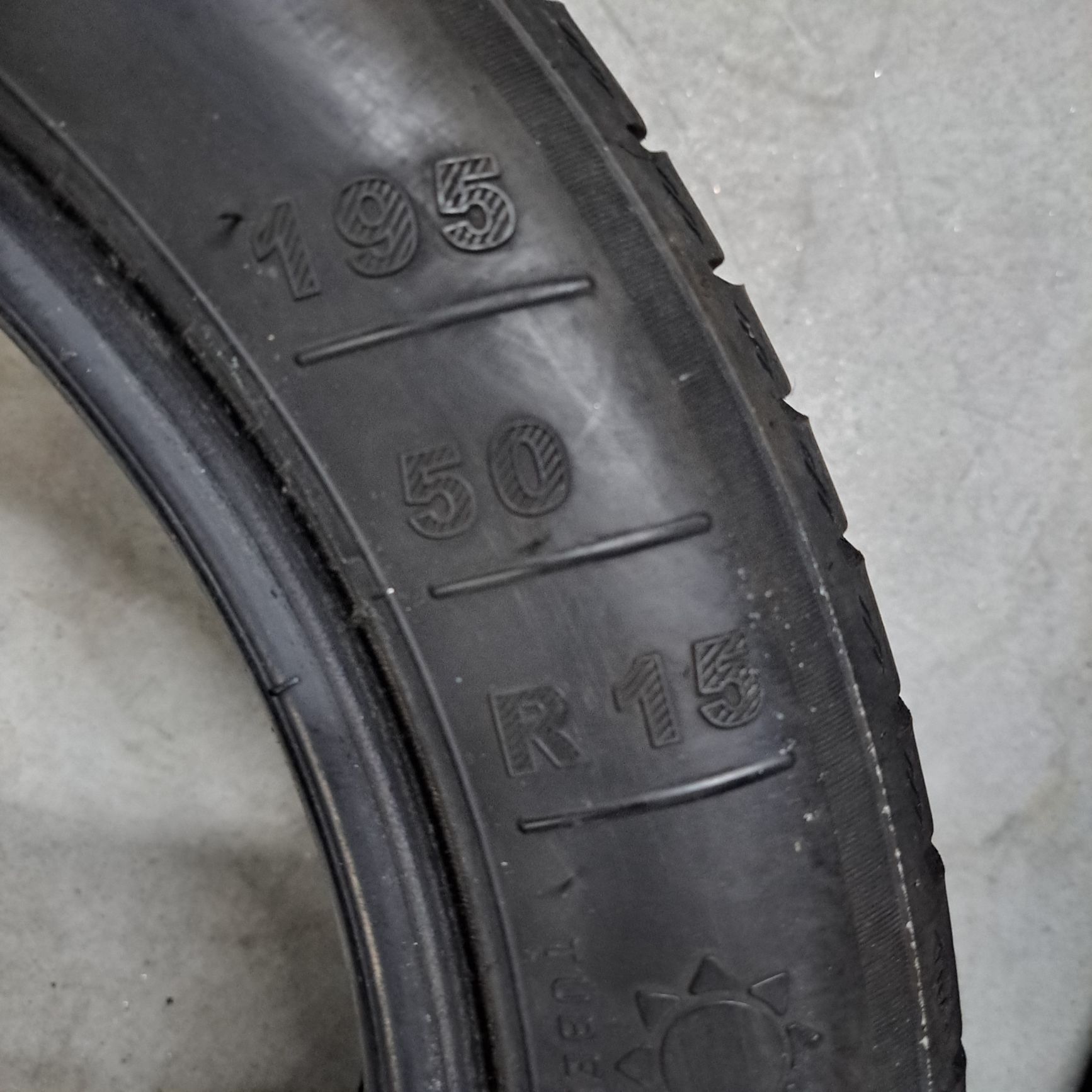 Pneus 195 50 R15 kleber