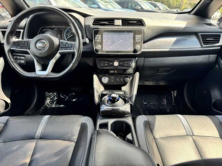 Nissan LEAF SL Plus      2020