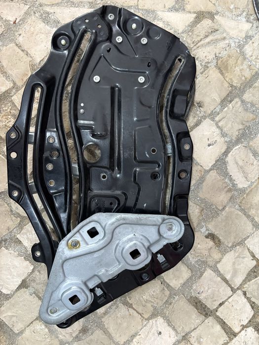 Elevador Traseiro Lado Direito - VW Beetle Cabrio 2008