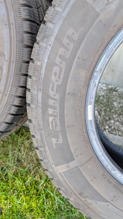Opony zimowe Laufenn i Fit Van 235/65 R16 DOT 2023.