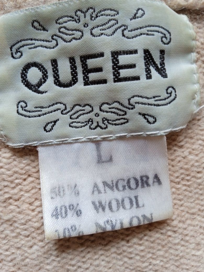 Beżowy zapinany na guziki kardigan, sweter. angora i welna.