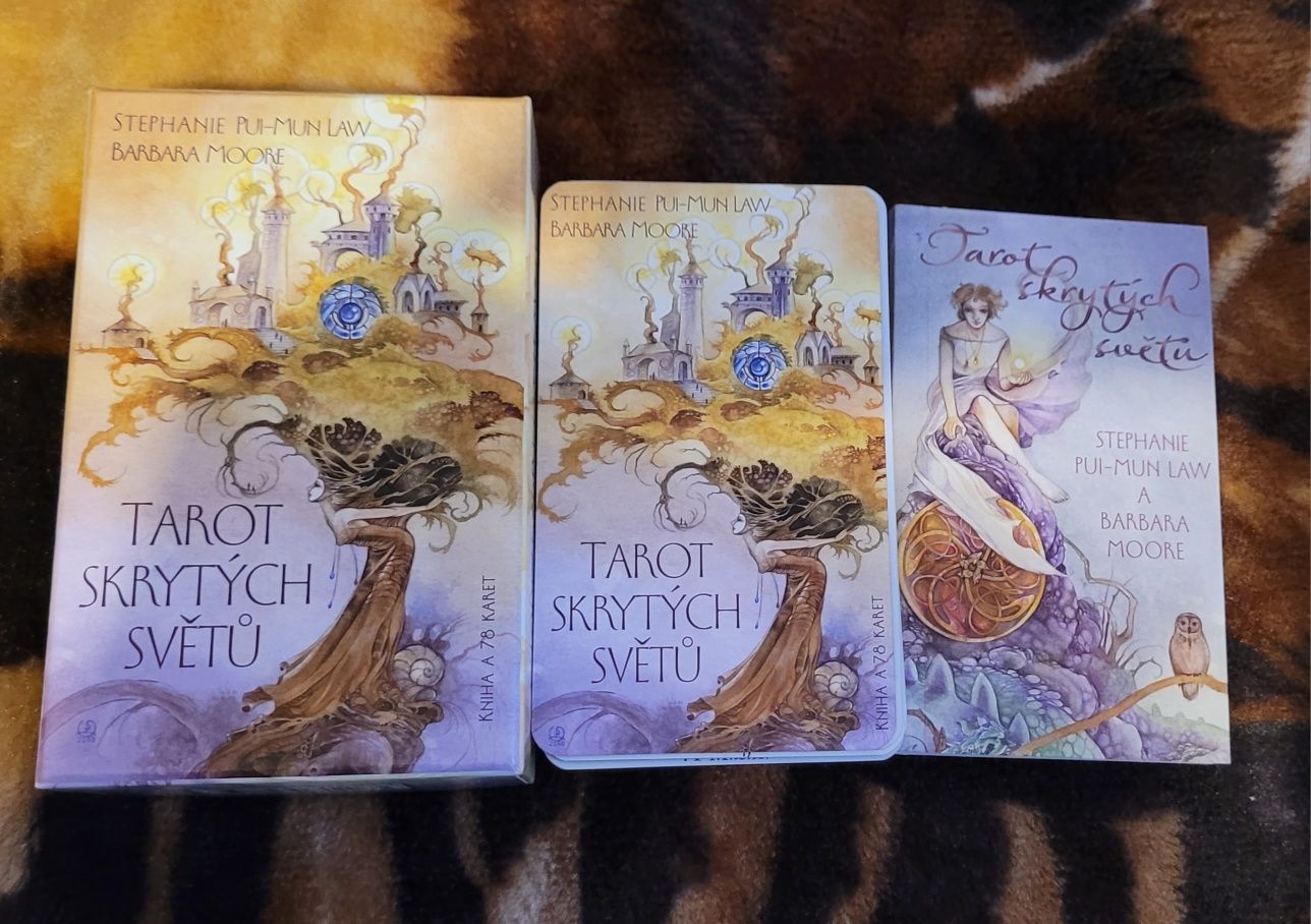 Tarot of the Enchanted garden i Tarot Skrytých Světů karty tarota