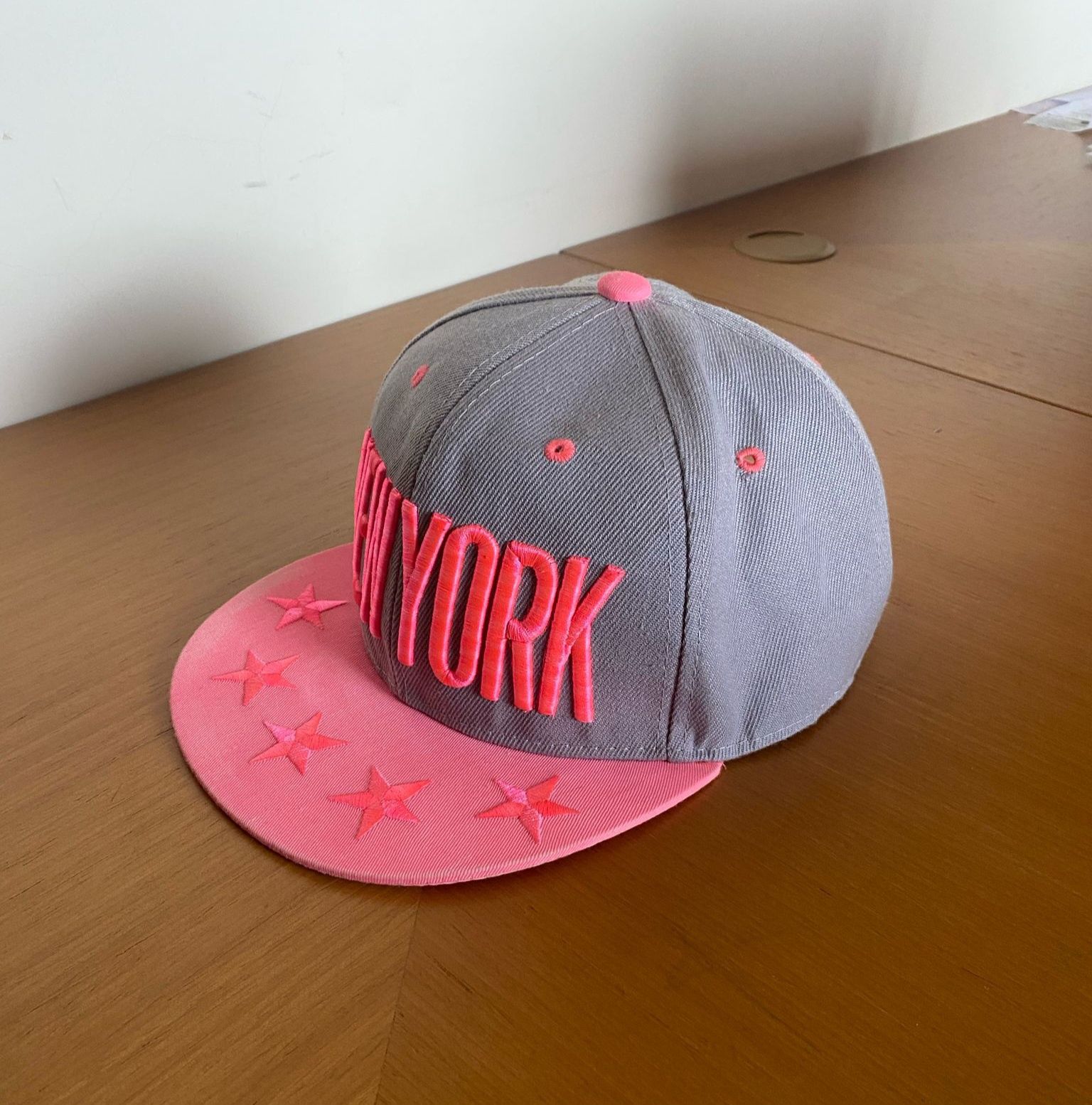 CAP feminino, tamanho 58cm, ajustável