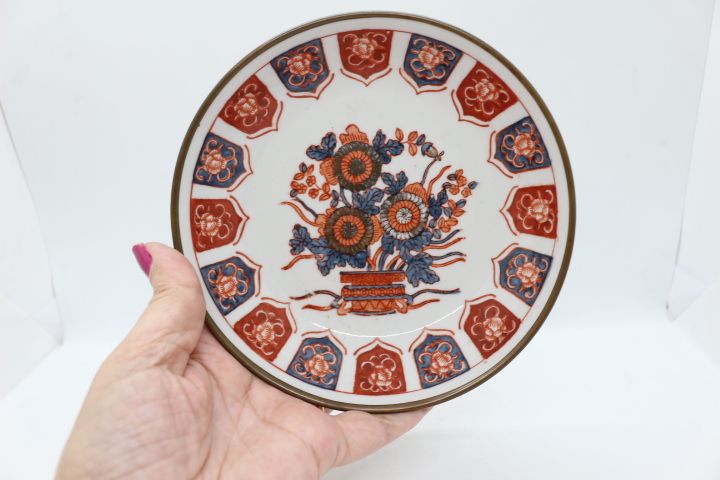 Rara Taça em porcelana Chinesa Decoração IMARI e Bronze marcada