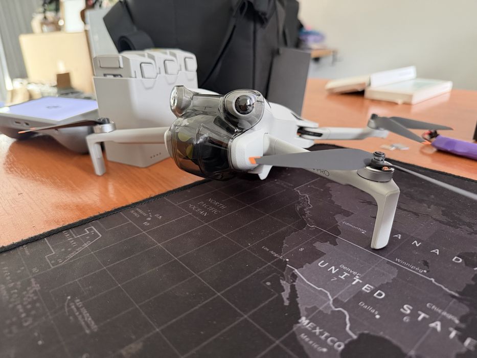 Mini Drone DJI Mini 4 Pro Fly More Combo NOVO