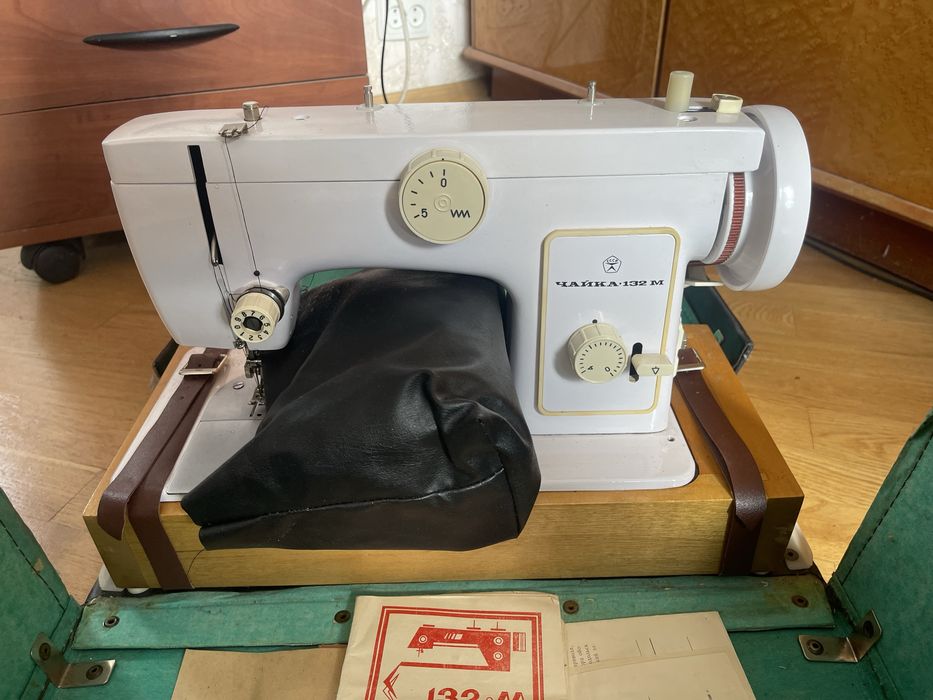 Швейная машинка Чайка 132м