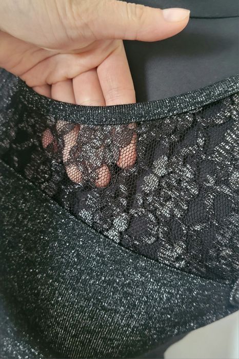 Nowa przepiękna dopasowana sukienka damska bez rękawów mieniąca sie