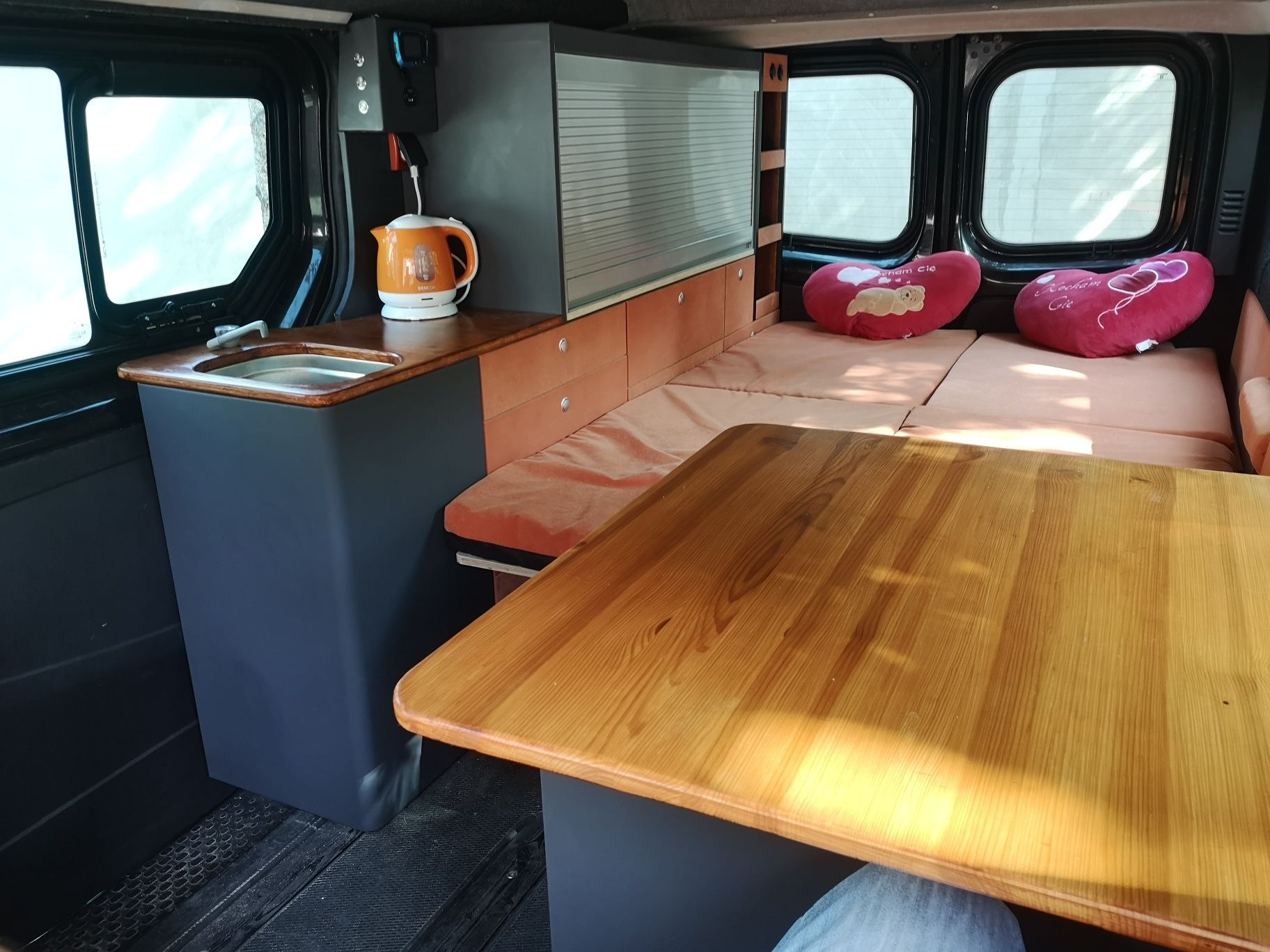 Opel Vivaro L2H1 campervan uniwersalna zabudowa, dach sypialny