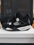 Buty Jordan 4 Retro Thunder Czarny Obuwie sportowe r.39