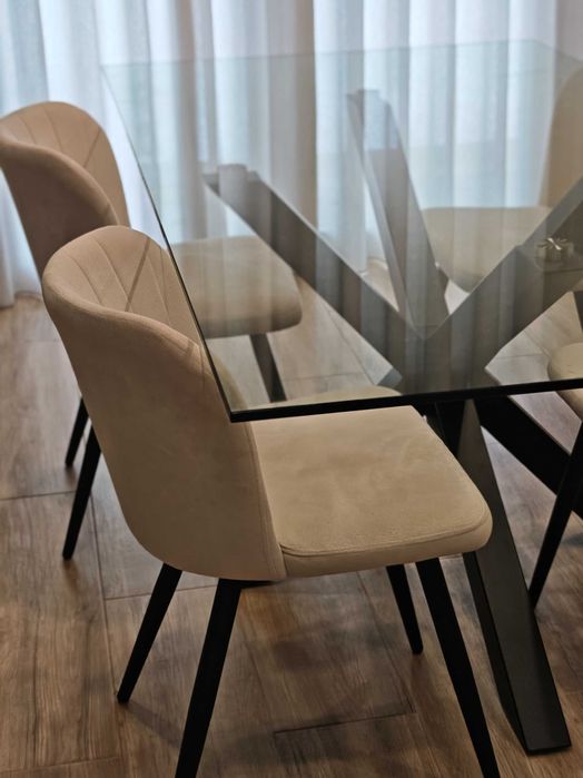 Vendo conjunto mesa + 4 cadeiras