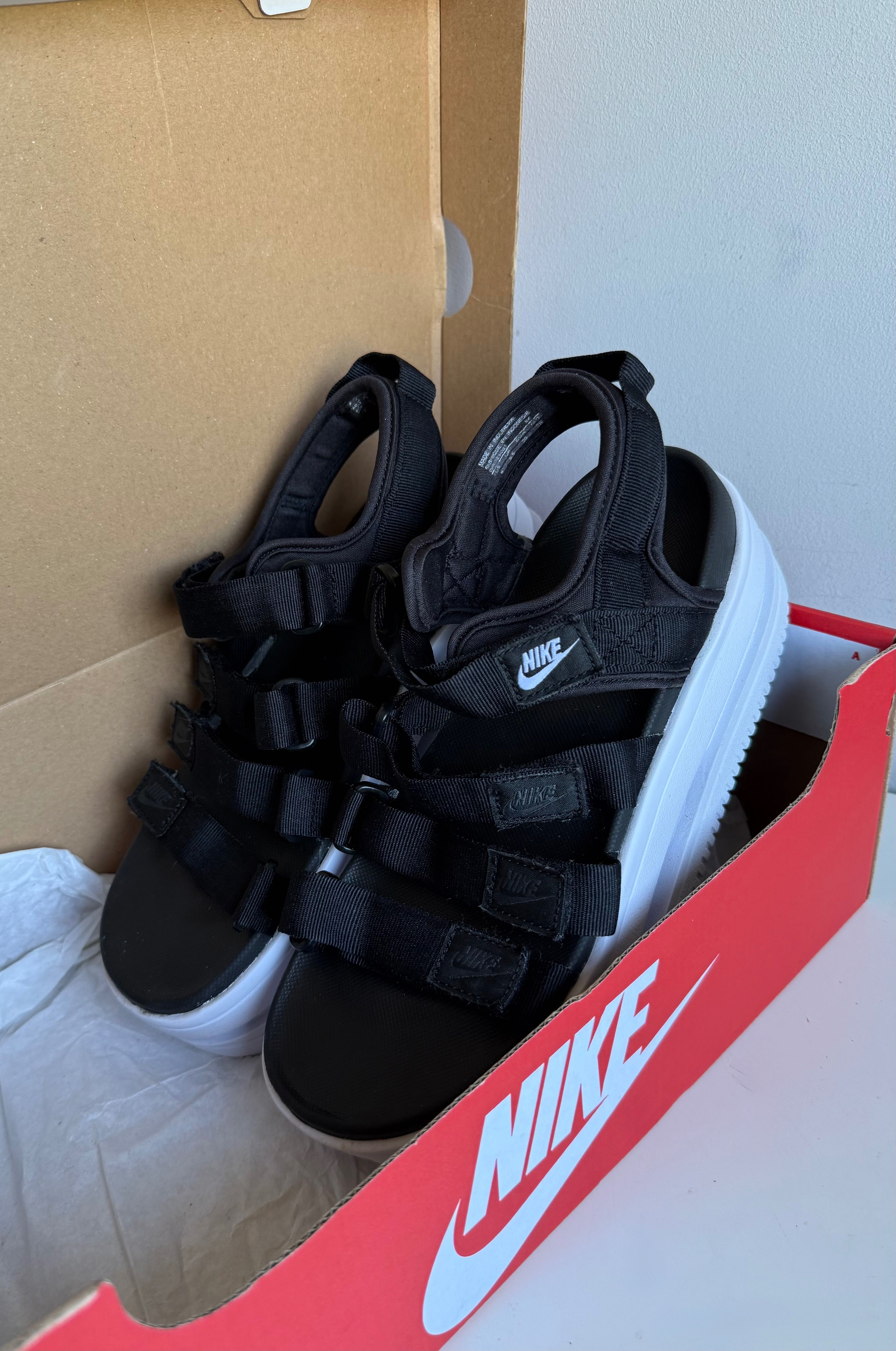Nike Sportswear
ICON CLASSIC - Sandały na platformie
