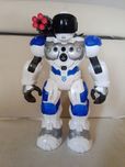Robot chodzi kręci się