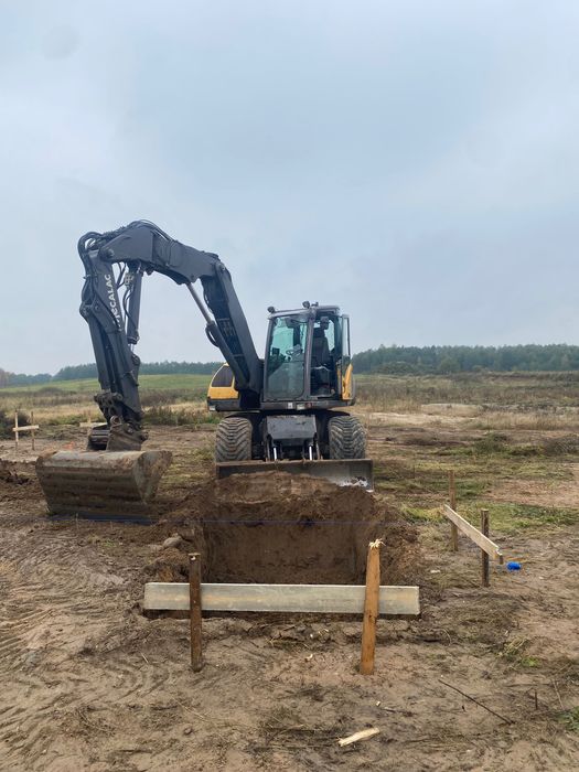 Usługi Koparką Ełk Olecko wykopy, prace ziemne, Mecalac 714