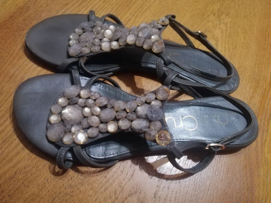 Шкіряні босоножки 37 розміру