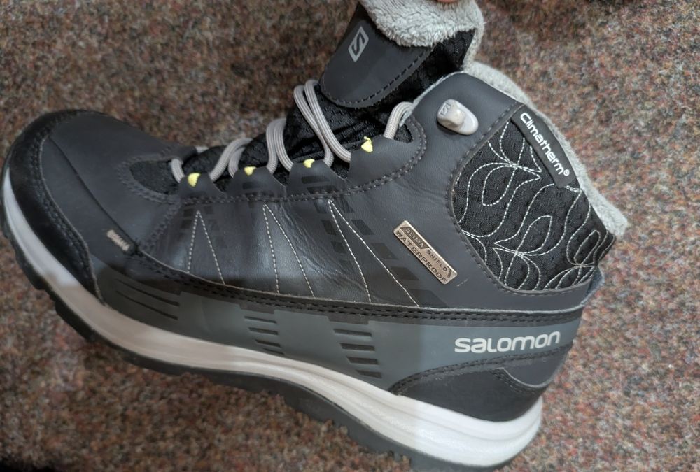 Salomon жіночі ботінки 38 розмір
