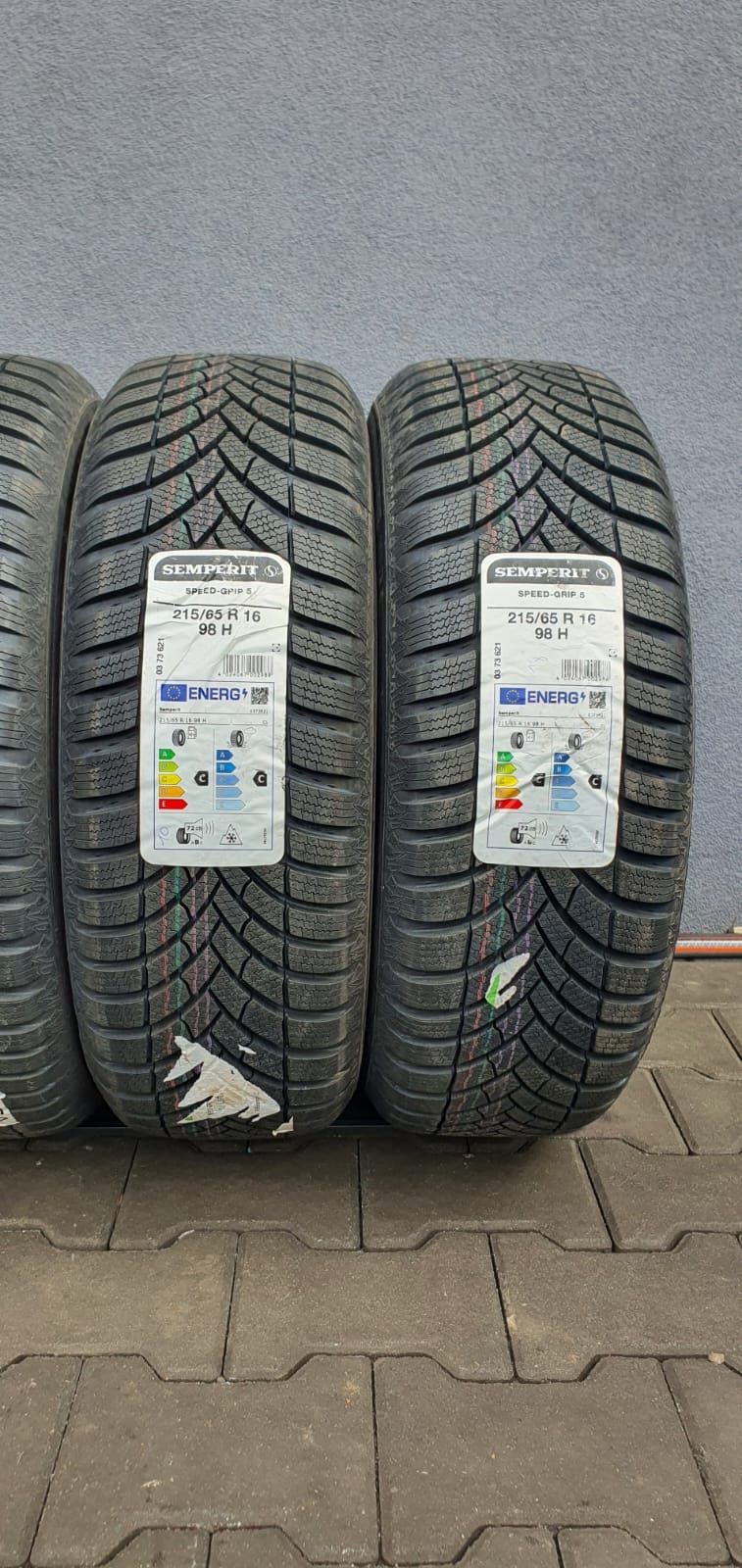 215/65/16 Semperit komplet Nowe magazynowe
