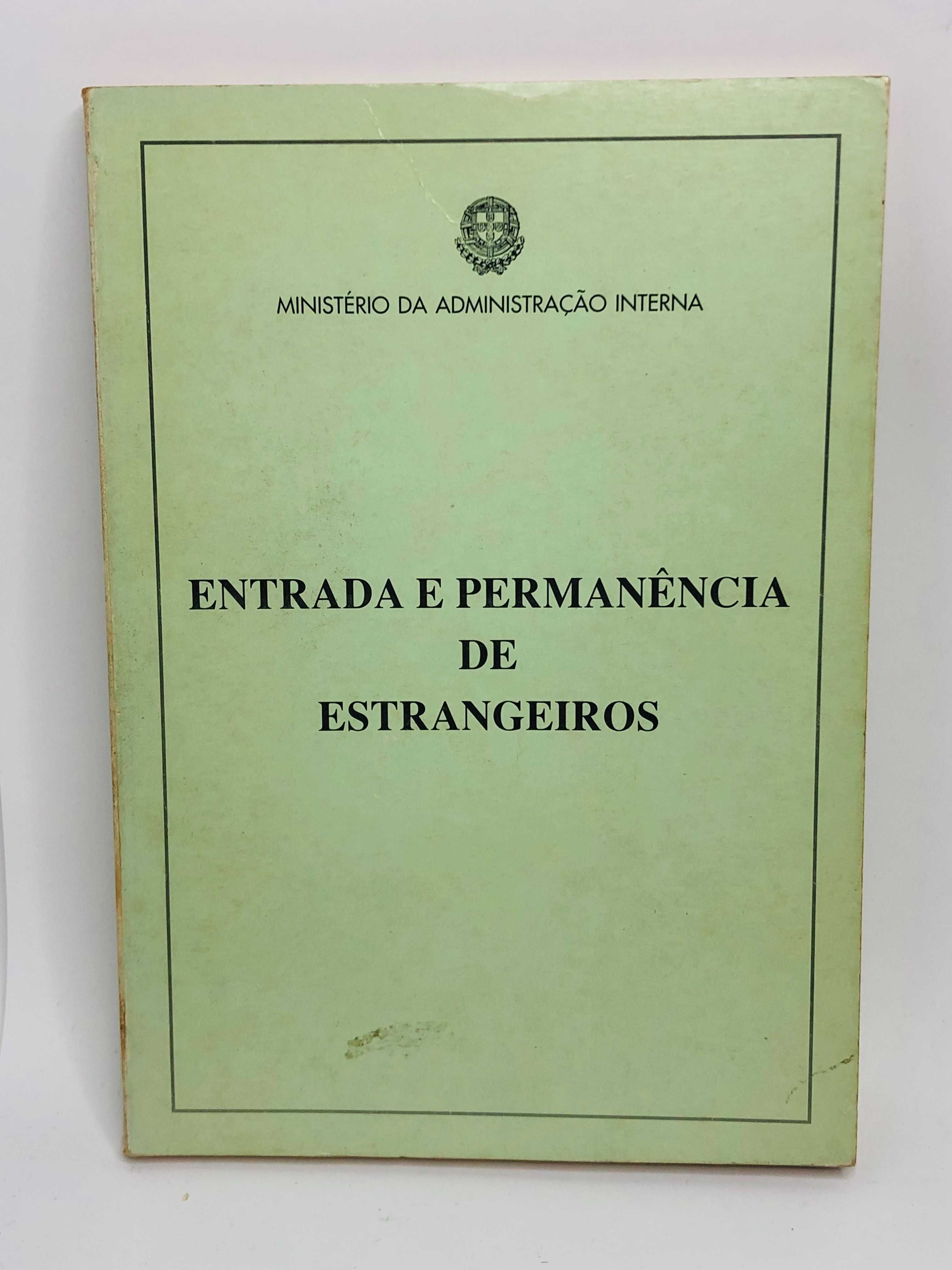 Entrada e Permanência de Estrageiros