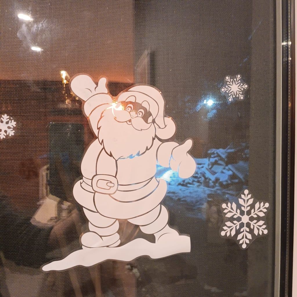 Świąteczne naklejki na okno witraże na okno świąteczne