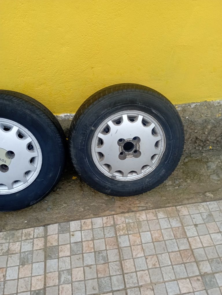 5 jantes com pneu 4×100 R13