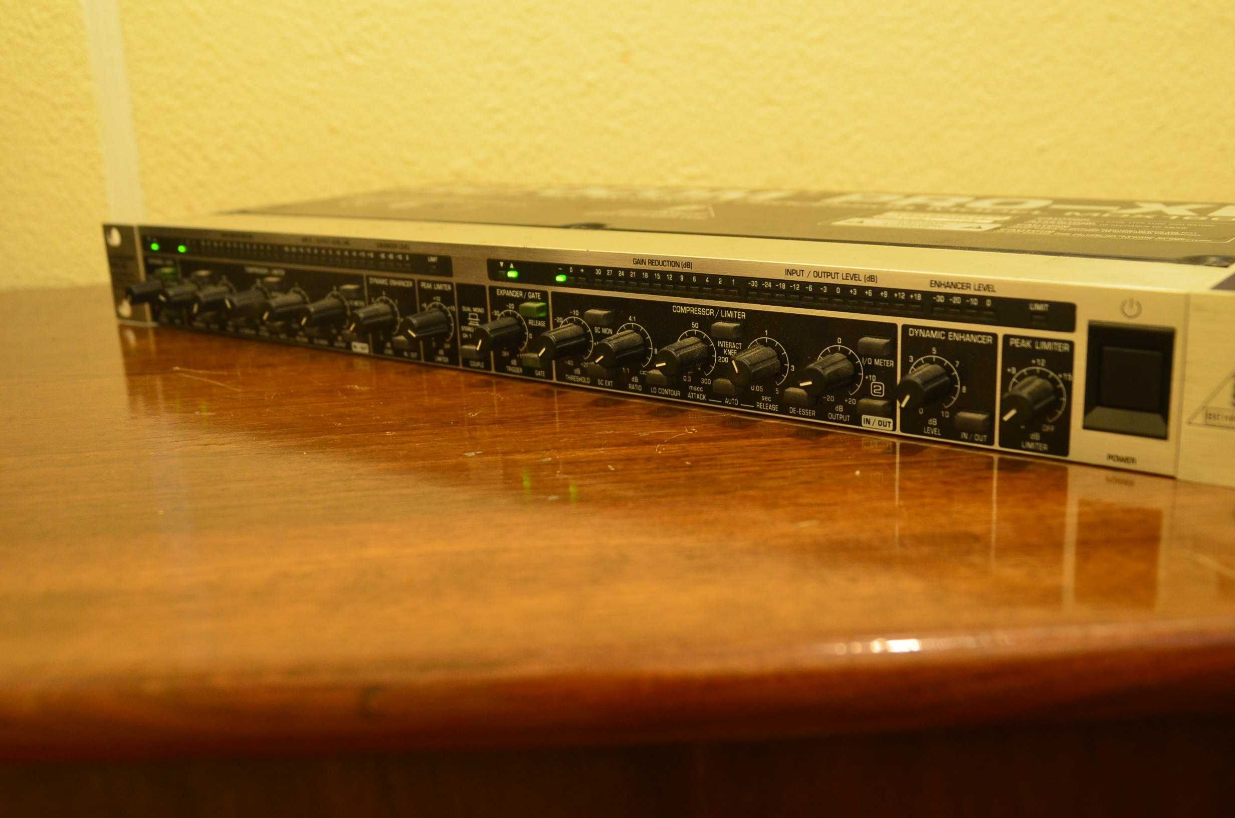 Processador Behringer MDX 1600